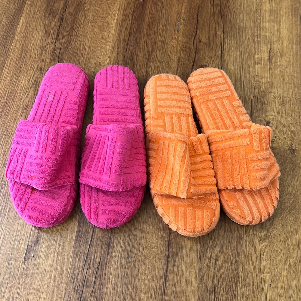 Suede pattern sandals/platform size 9
